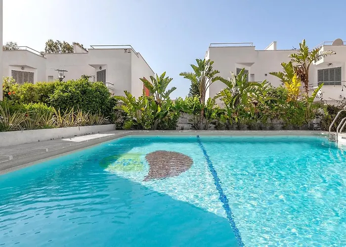Apartamentos La Buganvilla