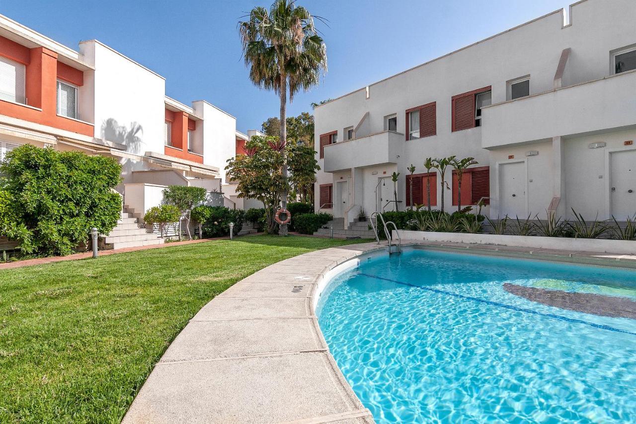 Aparthotel La Buganvilla